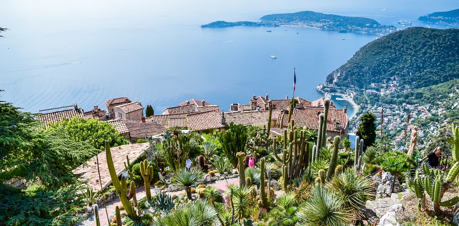 Descubrir los encantos de Córcega, “la Isla de la Belleza”, desde el mar